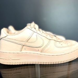 Nike Airforce 1 leather size 3.5 youth